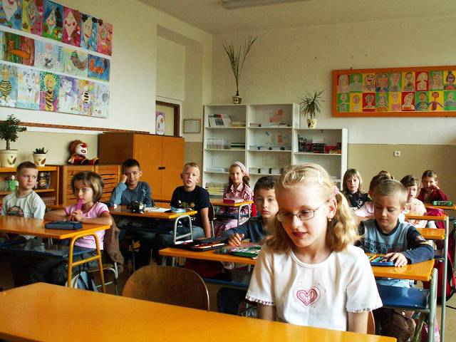 Zkladn kola, Bezruova 66, Trenn