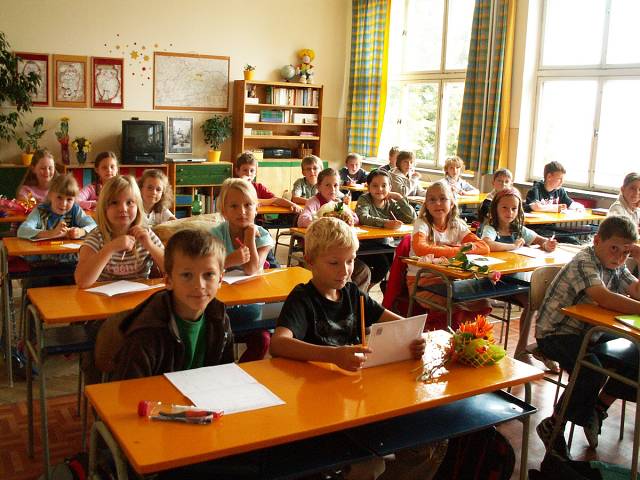 Zkladn kola, Bezruova 66, Trenn