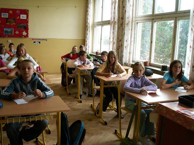 Zkladn kola, Bezruova 66, Trenn