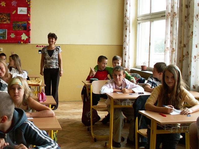 Zkladn kola, Bezruova 66, Trenn