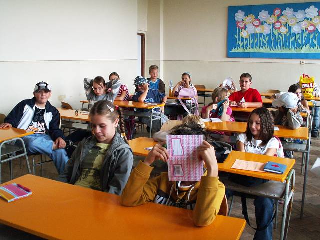 Zkladn kola, Bezruova 66, Trenn